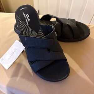 NWT.  Clarks Cloudsteppers Black Slide Sandals - Women's size 10